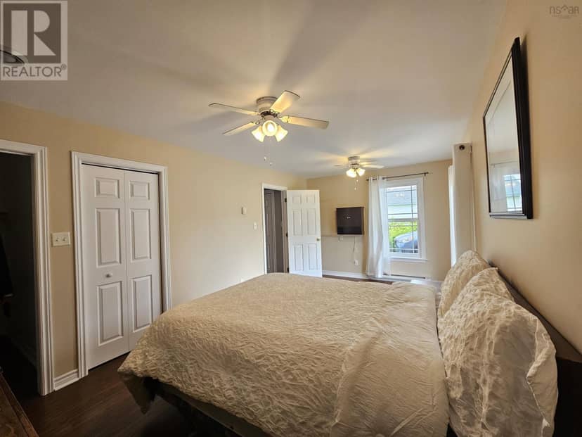 28 Pleasant Street — photo 19 of 30