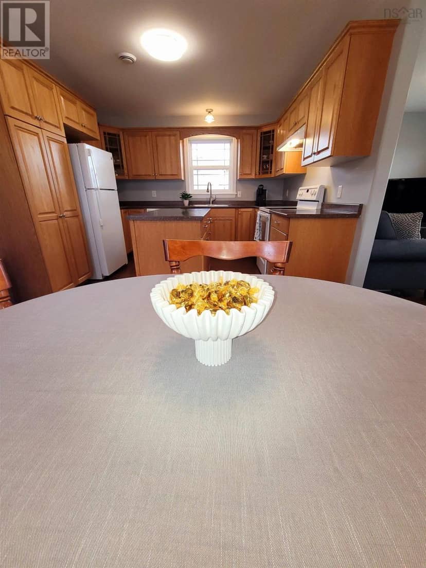 28 Pleasant Street — photo 9 of 30