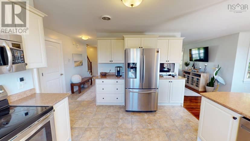 121 Greenough Drive — photo 17 of 33