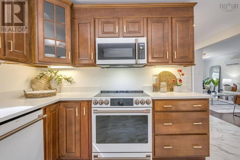 8 & 10 Sailboat Lane — photo 16 of 40