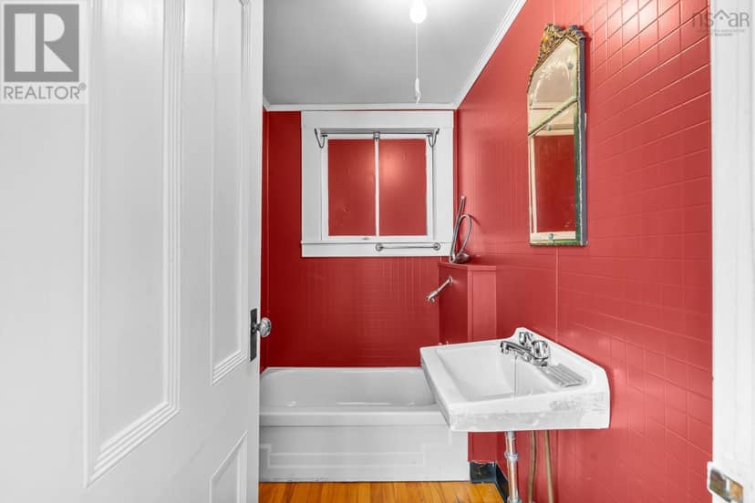 28 Arlington Place — photo 18 of 40