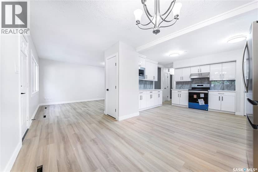 451 R Avenue S — photo 1 of 40