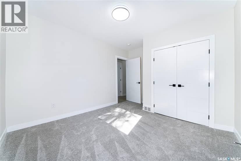 451 R Avenue S — photo 17 of 40