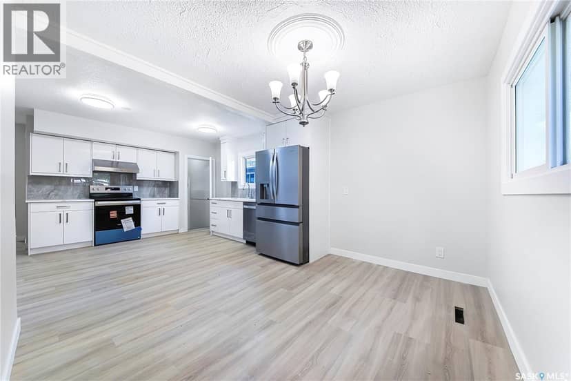 451 R Avenue S, Saskatoon, photo 2