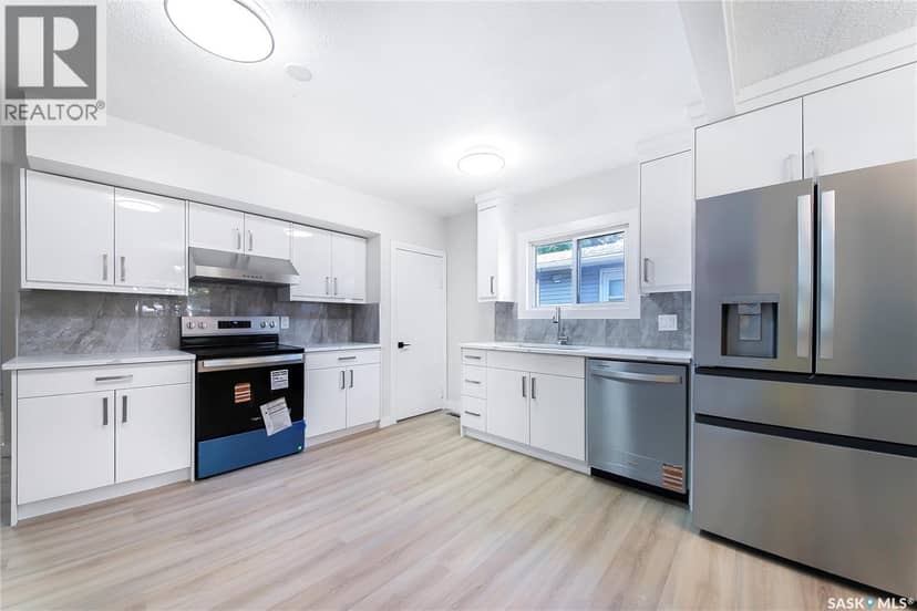 451 R Avenue S — photo 7 of 40