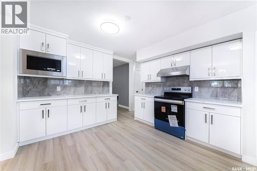 451 R Avenue S — photo 8 of 40