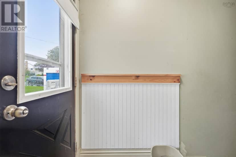 47 Weyburn Road — photo 14 of 40