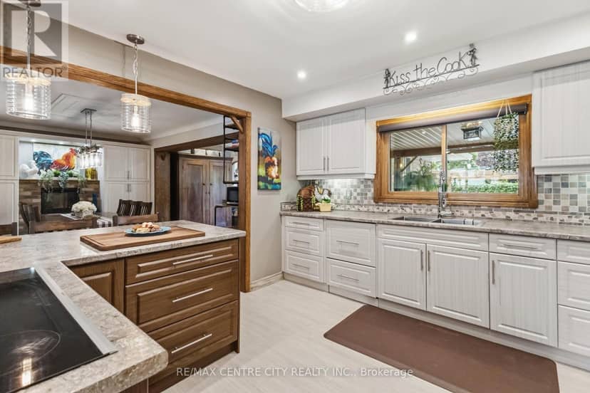 70 Brentwood Crescent — photo 11 of 40