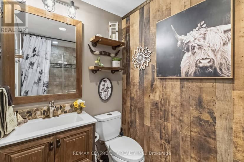 70 Brentwood Crescent — photo 29 of 40