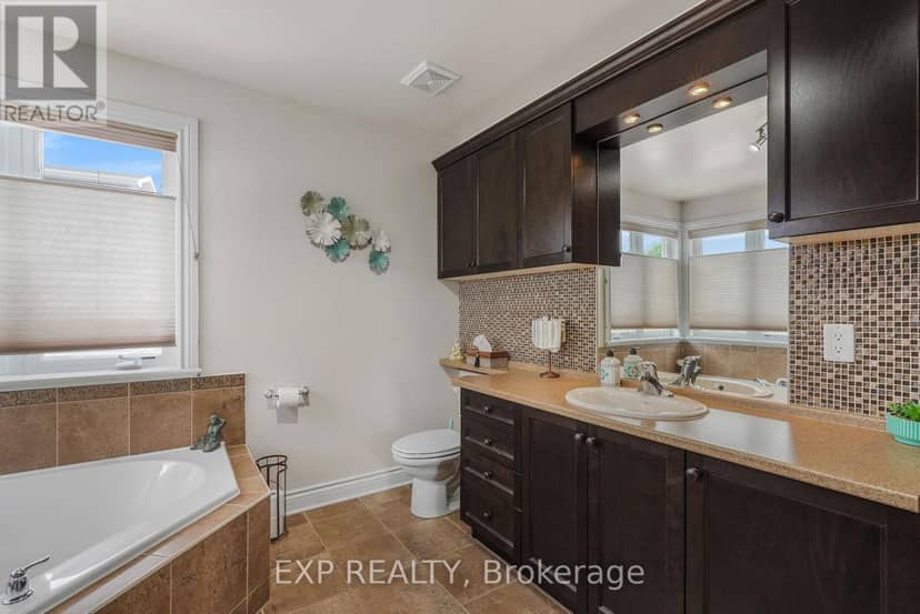 224 Topaze Crescent — photo 32 of 40