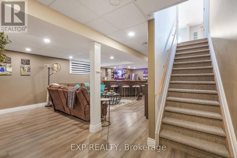 224 Topaze Crescent — photo 38 of 40