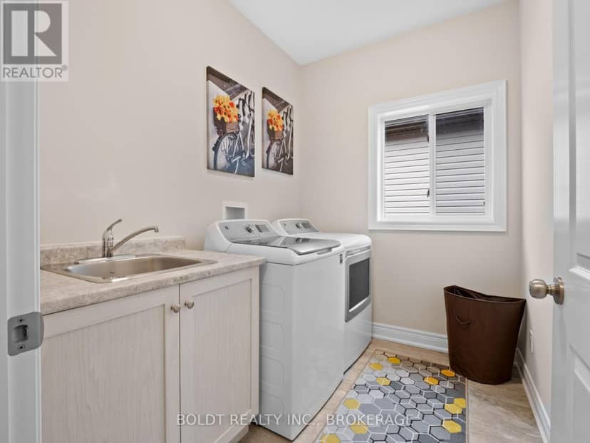 412 Hummel Crescent — photo 16 of 28