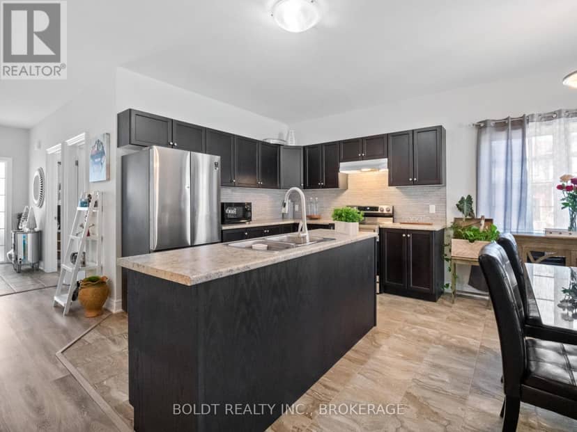 412 Hummel Crescent — photo 7 of 28