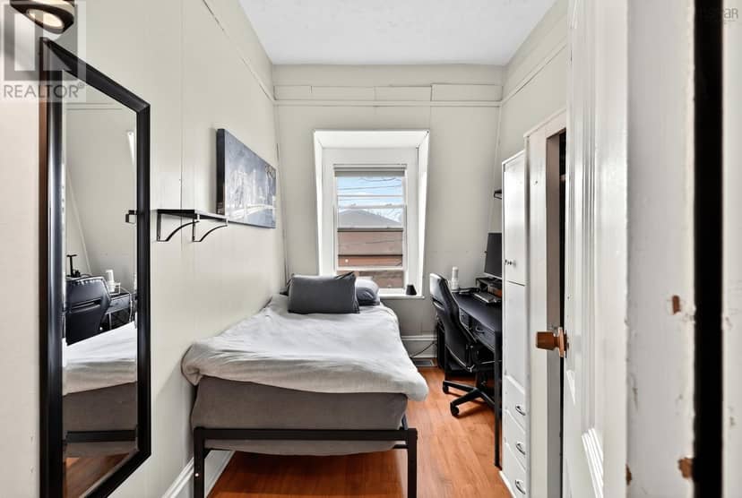 2490 John Street — photo 26 of 40