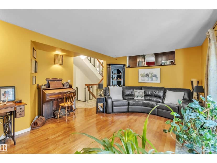 76 Gariepy Cr NW — photo 34 of 40