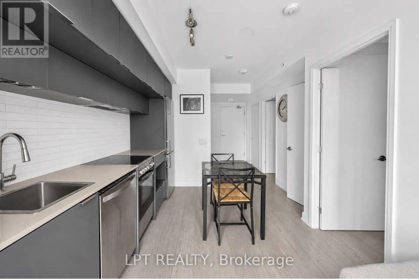 807 - 181 Dundas Street E — photo 11 of 31
