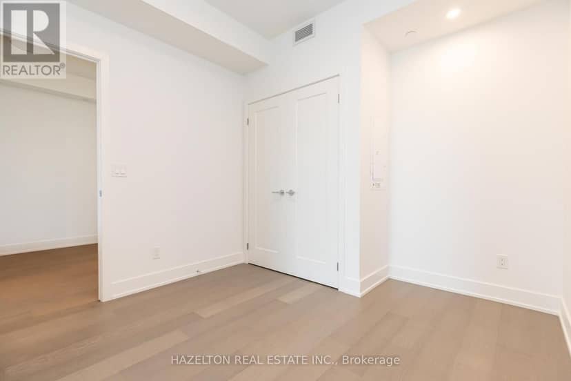 605 - 8 Manor Road W — photo 20 of 32