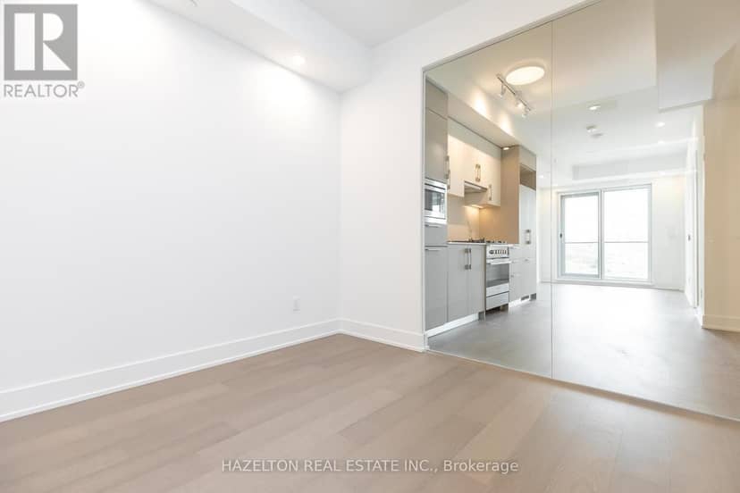 605 - 8 Manor Road W — photo 22 of 32