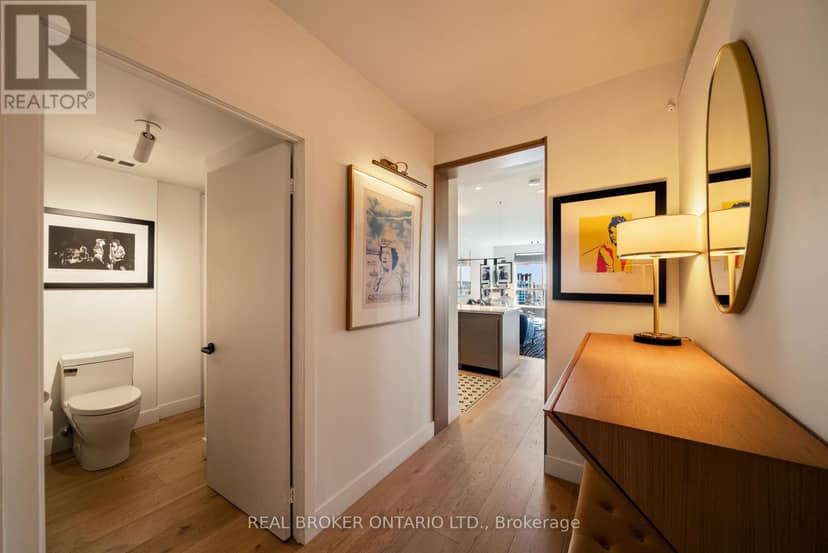 1604 - 168 King Street E — photo 4 of 40