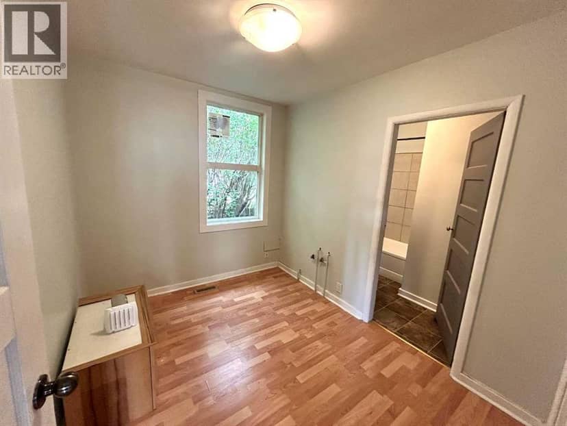 517 Iris Street — photo 16 of 20