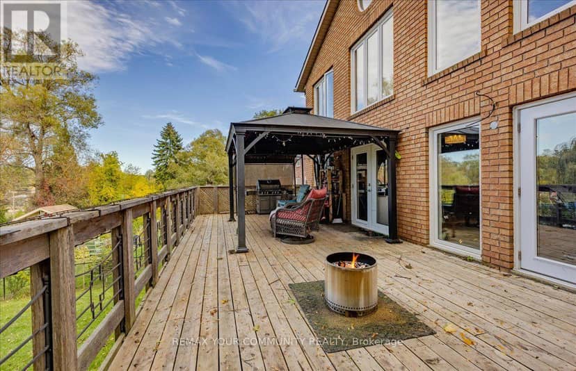 76 Riverglen Drive — photo 34 of 40