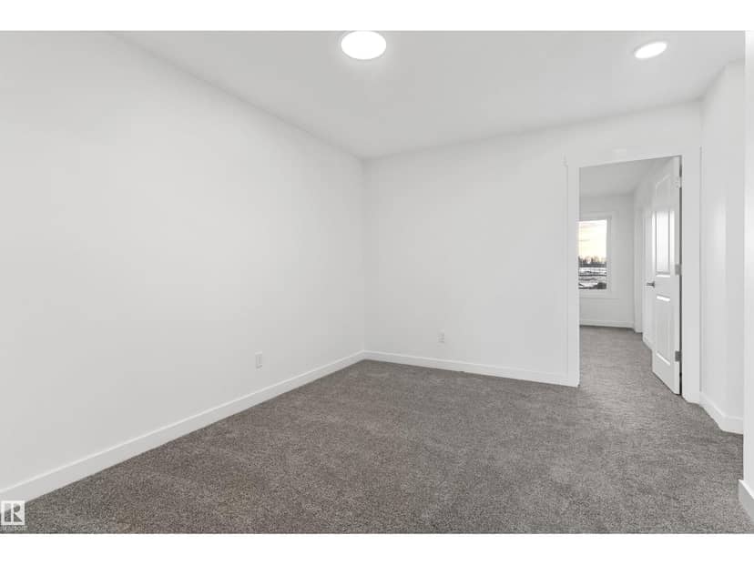 1012 14 AV NW — photo 29 of 38