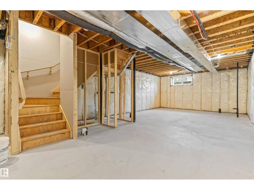 1012 14 AV NW — photo 37 of 38