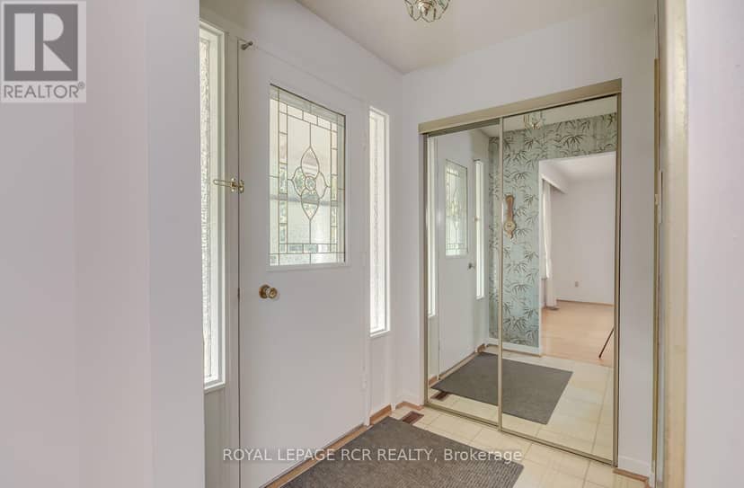115 Meadowvale Court — photo 4 of 32