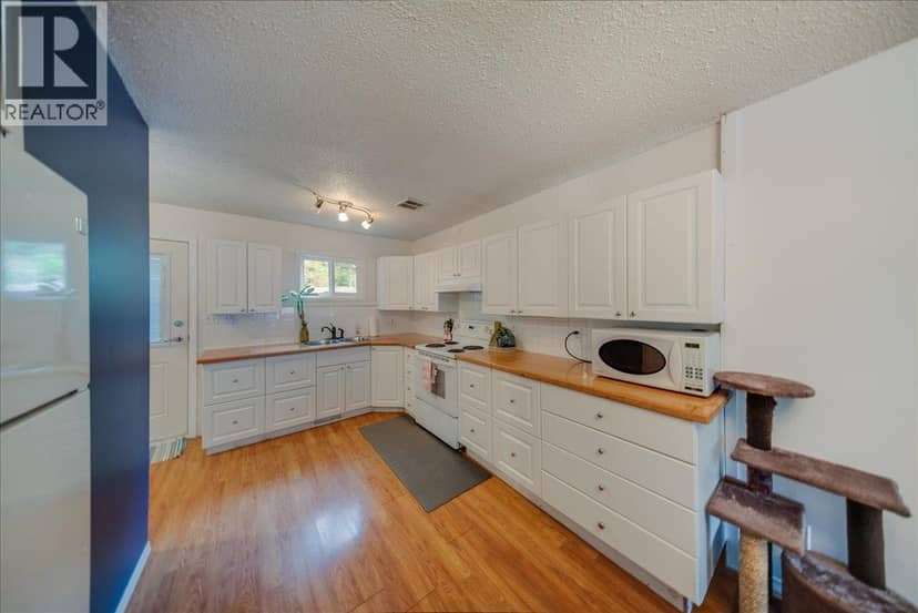 1220 Tamarac Avenue, Trail, photo 5