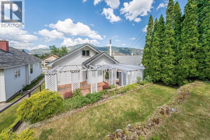 426 Austad Lane, Trail, photo 3