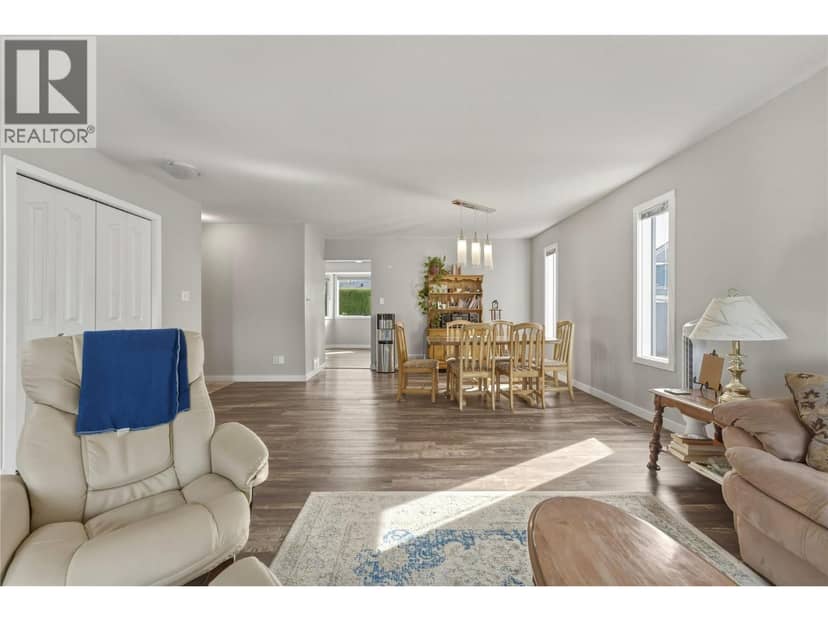 317 3rd Street, Vernon, photo 5