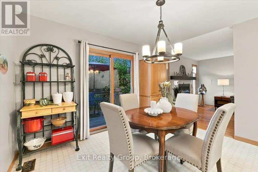 27 Dungannon Drive — photo 13 of 39