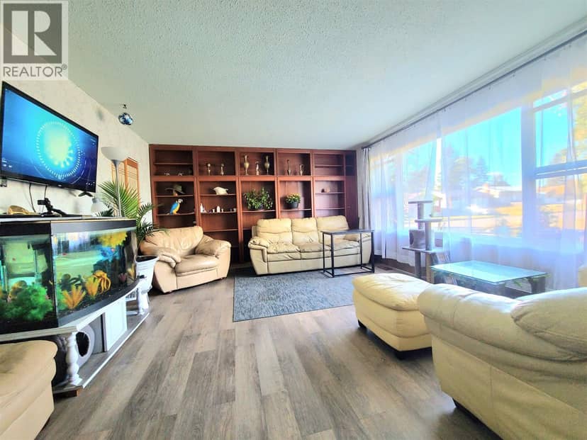 1385 MILBURN AVENUE, Prince George, photo 2