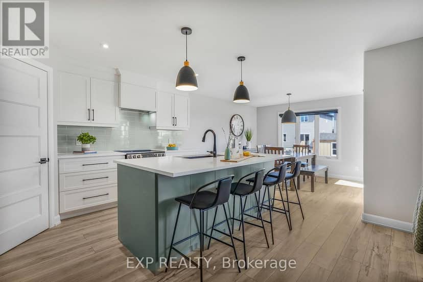 1202 Montblanc Crescent, Russell, photo 6