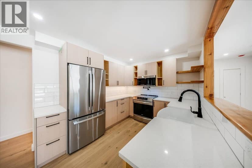53 Hazlewood Drive, Trail, photo 7