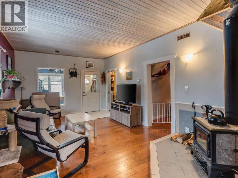 2050 Georgia Street, Rossland, photo 7