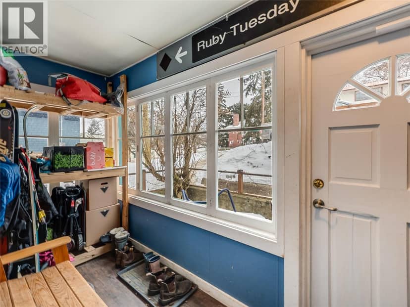2050 Georgia Street, Rossland, photo 3