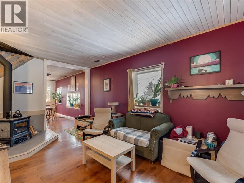 2050 Georgia Street, Rossland, photo 5