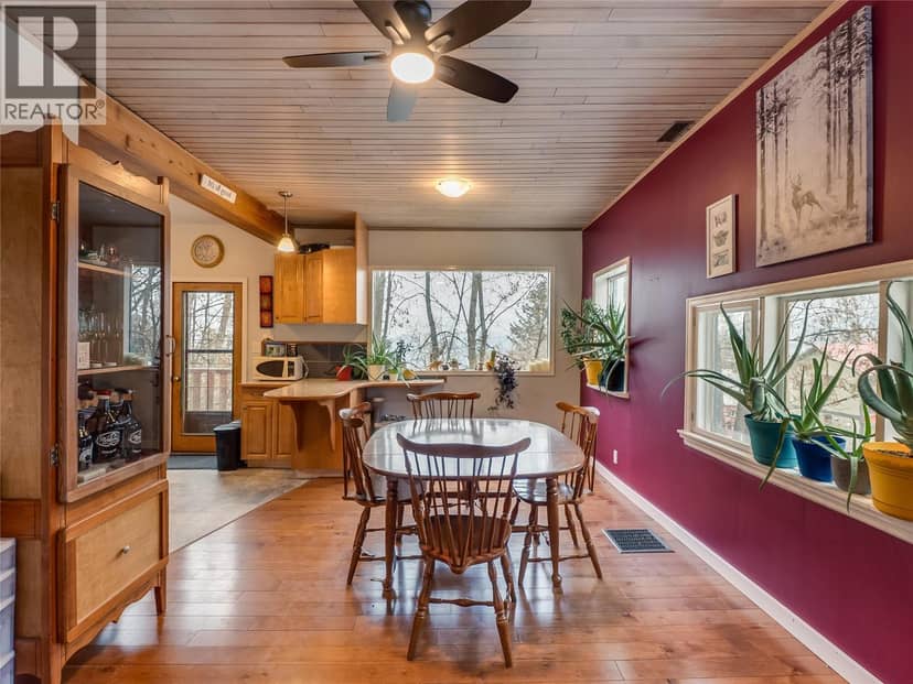 2050 Georgia Street, Rossland, photo 8