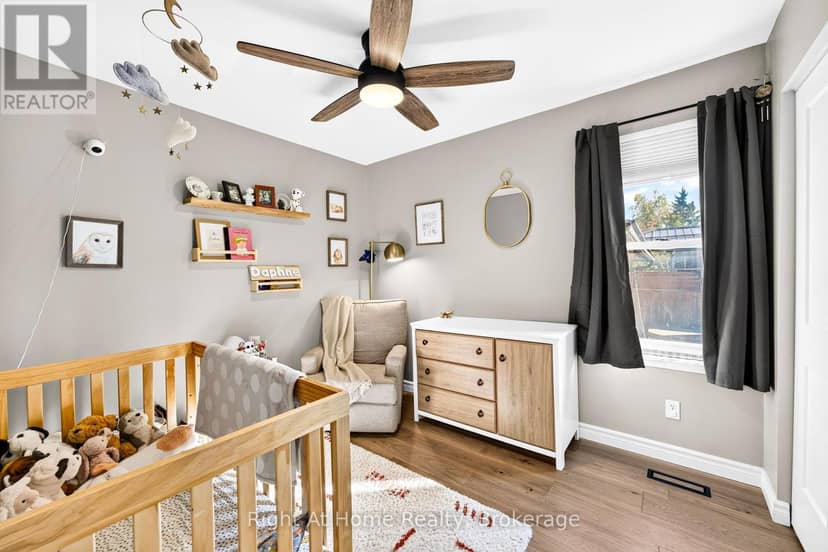 23 Laurendale Avenue — photo 12 of 40