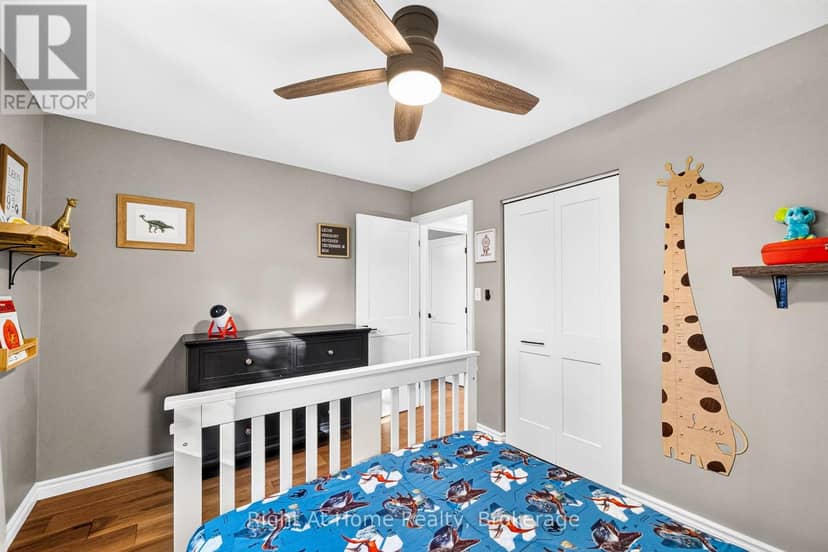 23 Laurendale Avenue — photo 15 of 40