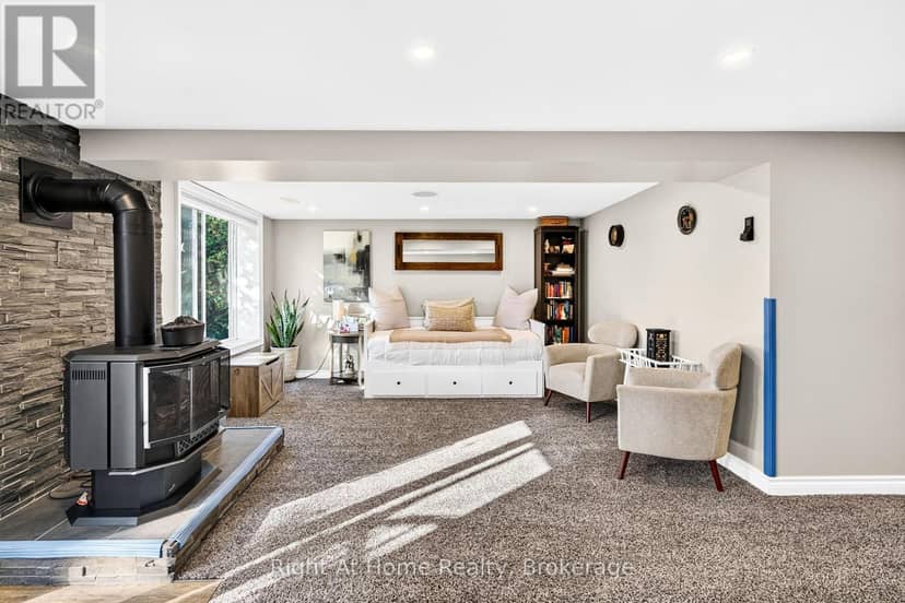 23 Laurendale Avenue — photo 19 of 40