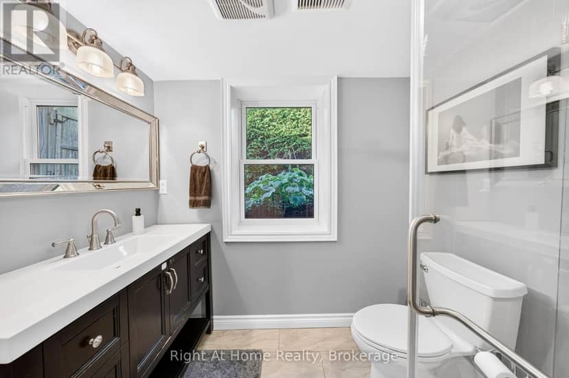 23 Laurendale Avenue — photo 26 of 40