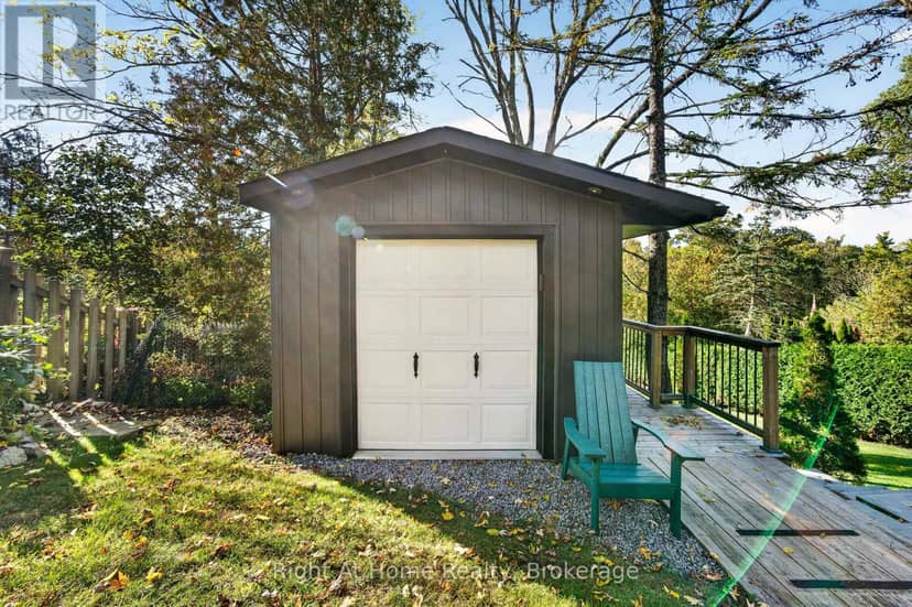 23 Laurendale Avenue — photo 38 of 40