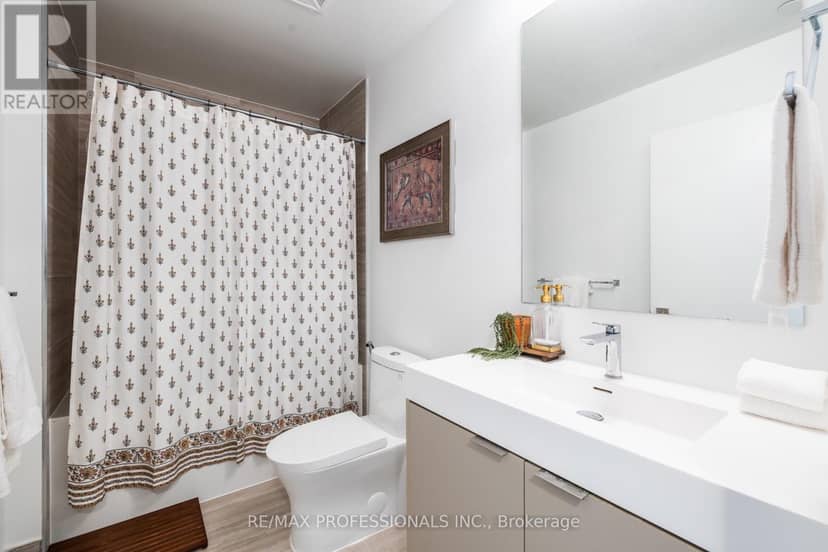 1421 - 10 Abeja Street — photo 11 of 40
