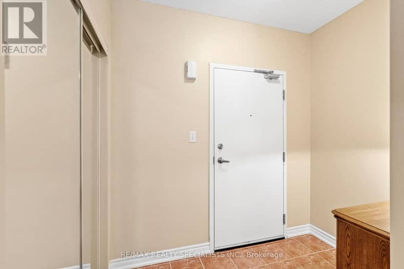 408 - 41 Ferndale Drive S — photo 15 of 39