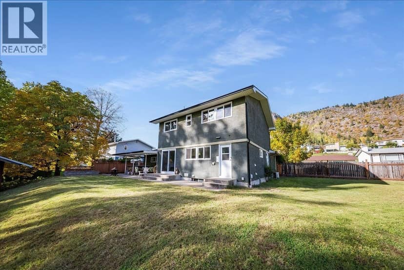 3866 CARNATION Drive, Trail, photo 3
