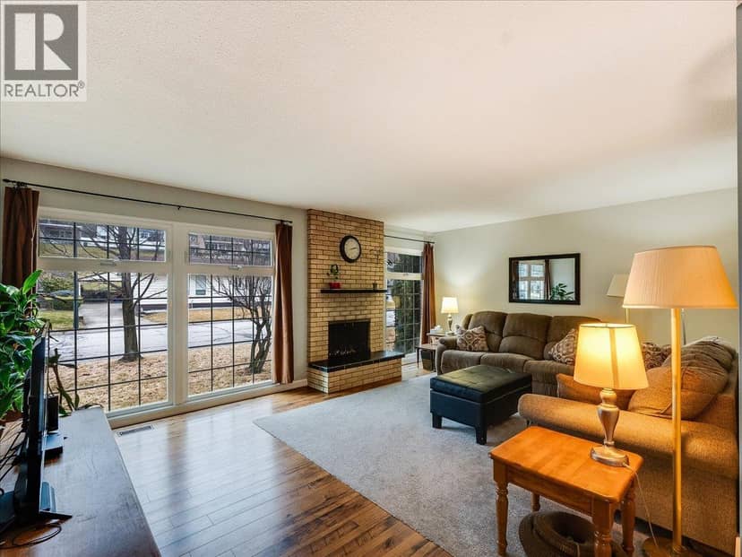 3866 CARNATION Drive, Trail, photo 4