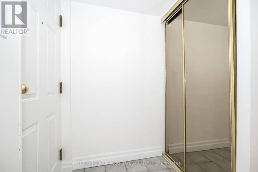 501 - 65 Scadding Avenue — photo 5 of 36