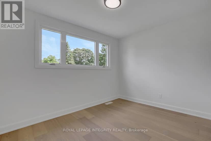8 Brian Crescent — photo 29 of 40